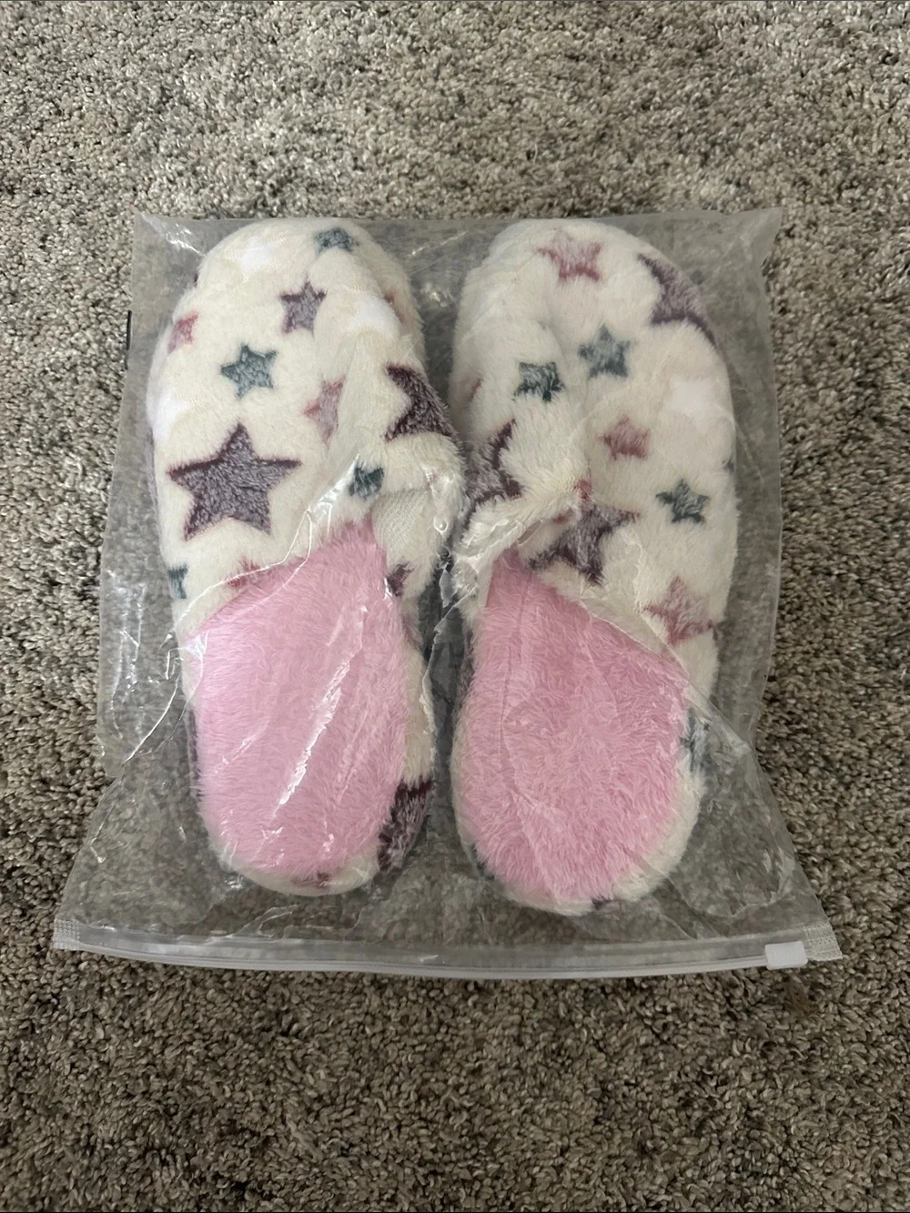 Cozy Star Print Fuzzy Slippers in Pink and Cream